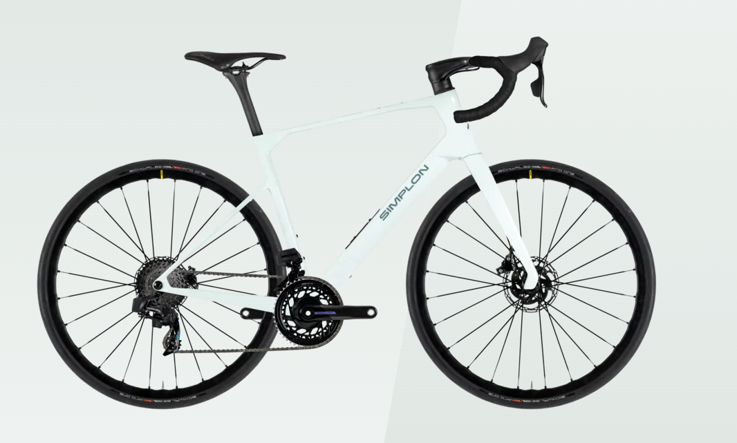 Kiaro Core - M(55) - Glacier White/Greyish Green(Glossy) Kiaro Core - M(55) - Glacier White/Greyish Green(Glossy)